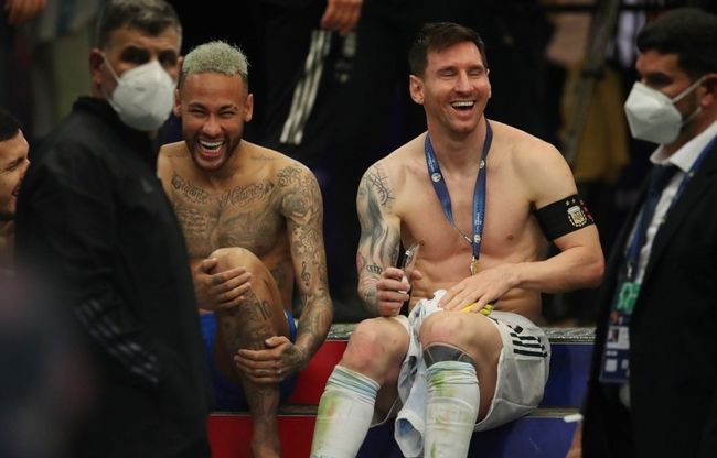 多特曾在夏 多特曾在夏